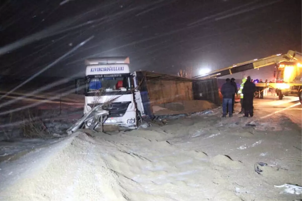 Konya\'da Zincirleme Trafik Kazası: 1 Ölü, 18 Yaralı