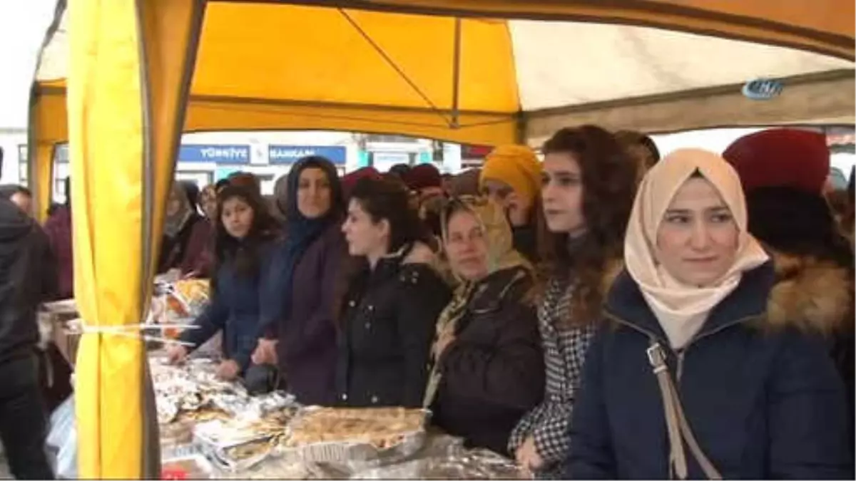 Mehmetçiğe Ev Hanımlarından Yemek