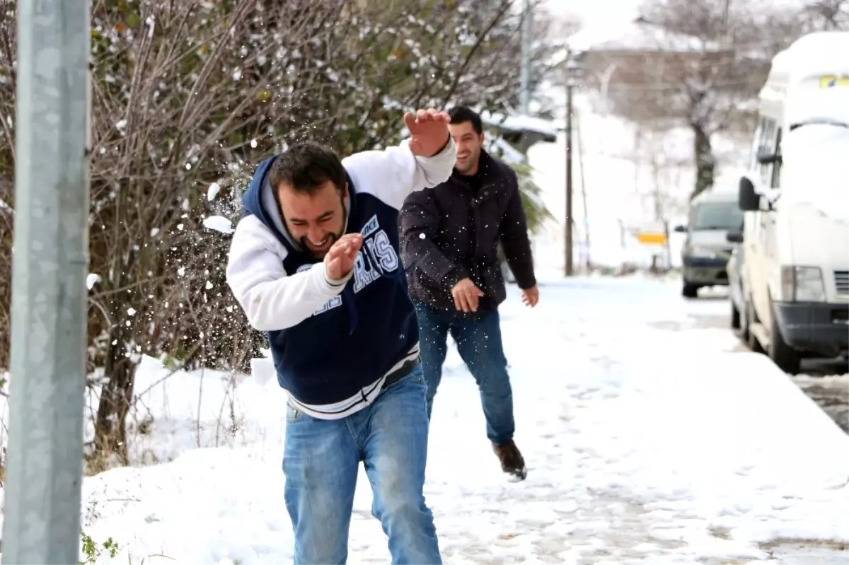 Sakarya\'da Beklenen Kar Yağışı Etkisini Gösteriyor