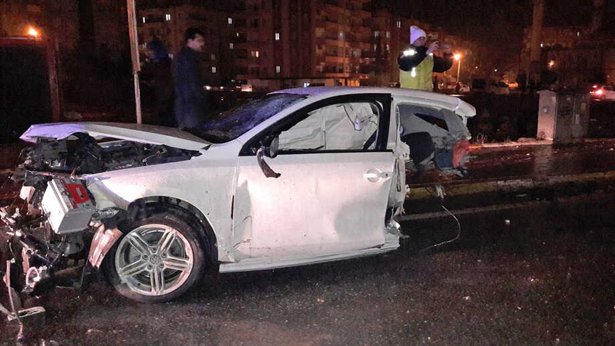 Şanlıurfa\'da Trafik Kazası: 1 Ölü, 2 Yaralı