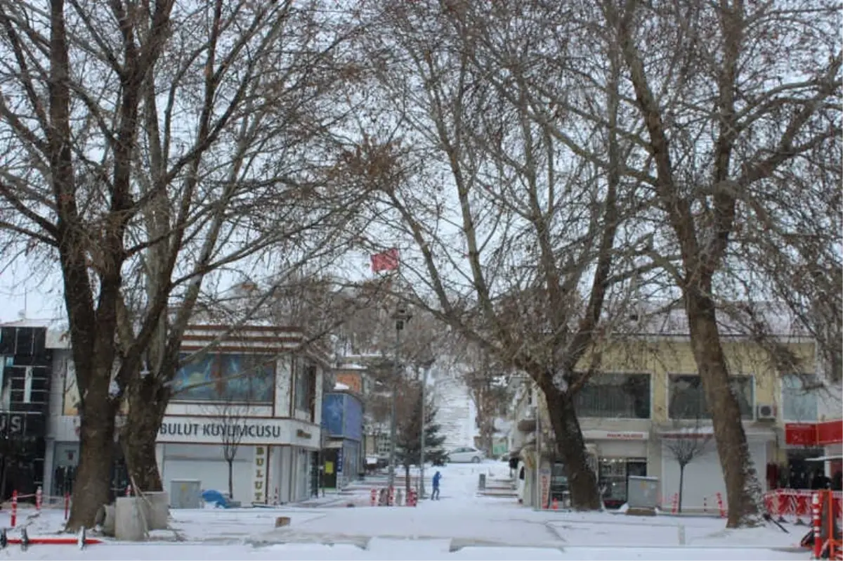 Şiddetli Tipi Kırşehir\'de 76 Köy Bağlantısını Kesti