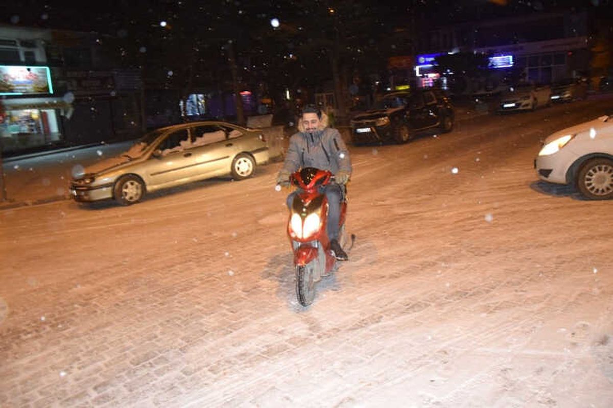 Şuhut\'ta Kar Yağışı