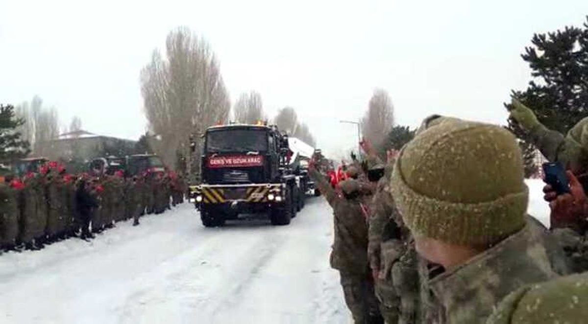 Topçu Birliği Afrin\'e Tekbirlerle Uğurlandı