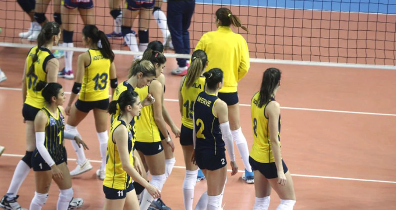 Fenerbahçe İtalya\'nın Imoco Volley Ekibine 3-2 Yenildi