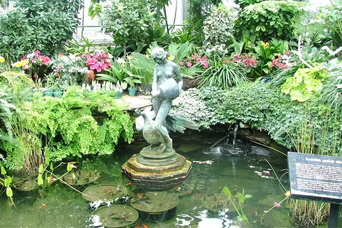 Yemyeşil Bir Dünya: Allan Gardens Conservatory