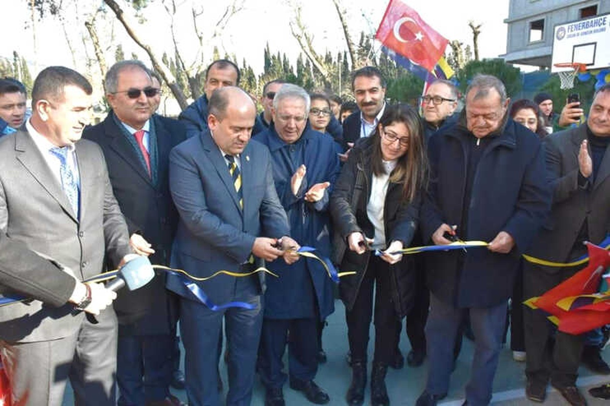 Aziz Yıldırım, Edremit\'te Pota Açtı