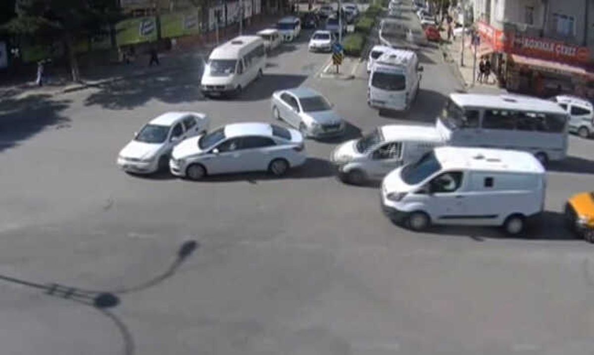 Elazığ\'da Trafik Kazaları Mobese\'lere Yansıdı