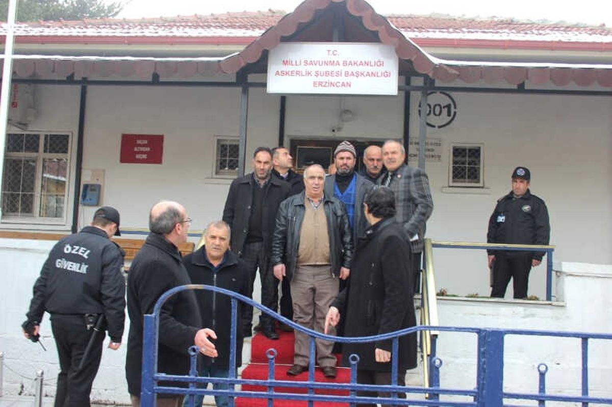 Erzincanlı Muhtarlardan Gönüllü Askerlik Başvurusu