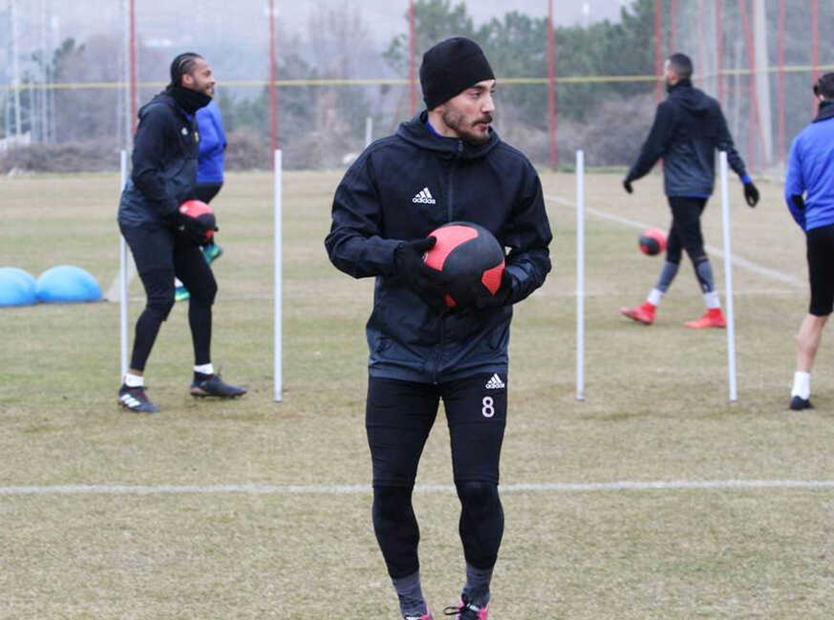 Evkur Yeni Malatyaspor\'da Murat Yıldırım\'ın Sakatlığı Korkuttu