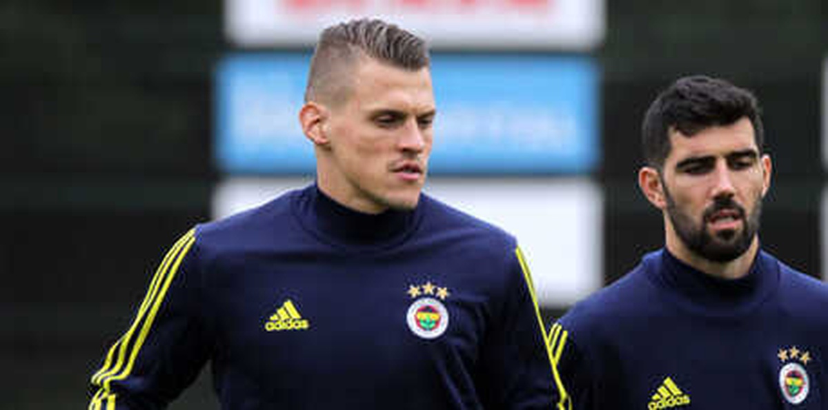 Fenerbahçe\'ye Martin Skrtel\'den Kötü Haber!