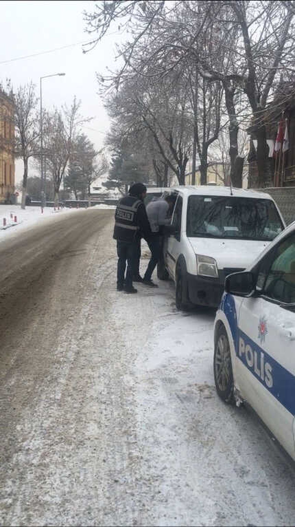 Kars\'ta 5 İşyerini Soyan 1 Kişi Yakalandı