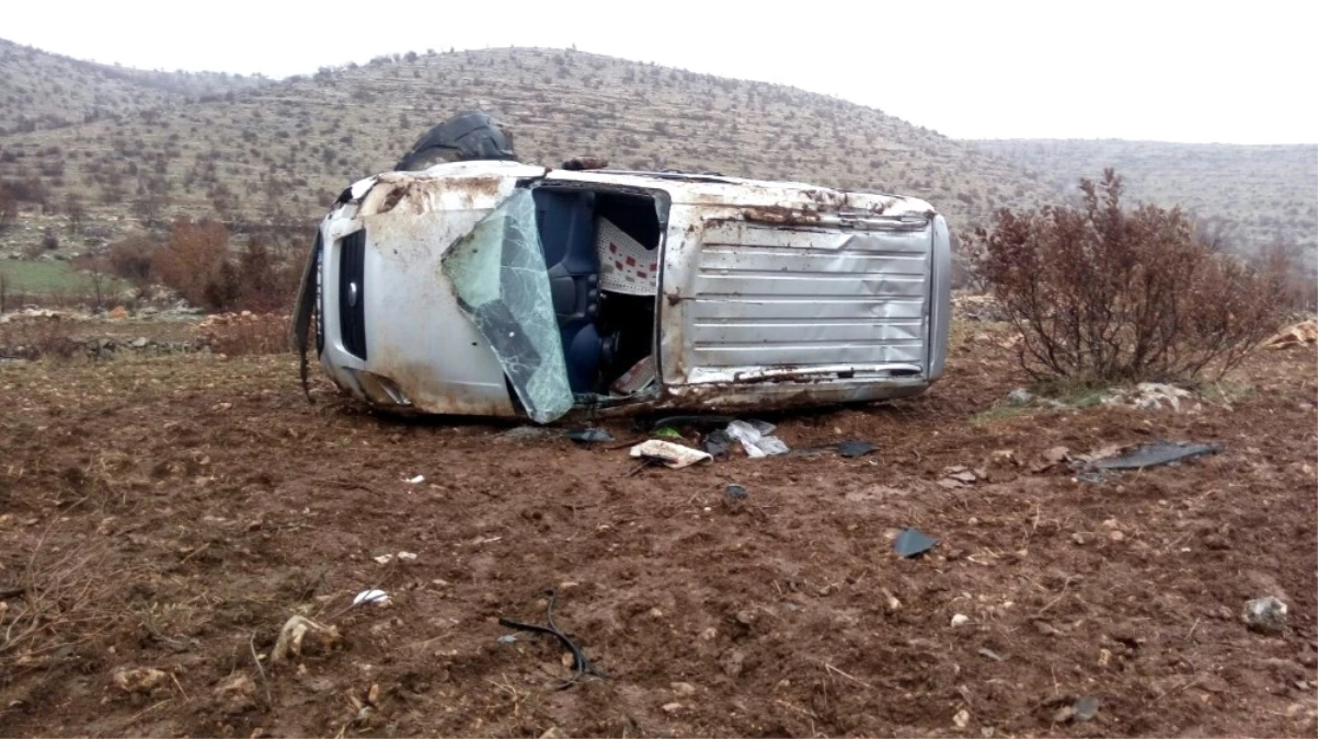 Midyat\'ta Trafik Kazası: 3 Yaralı
