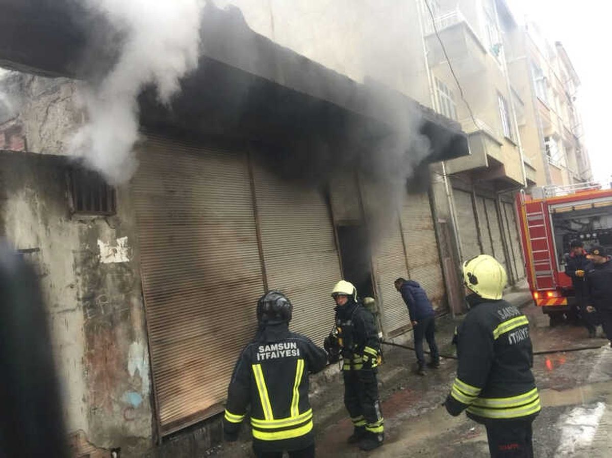 Samsun\'da Depo Yangını