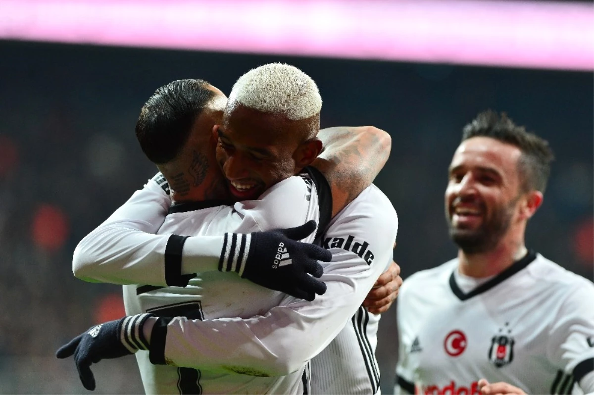Süper Lig: Beşiktaş: 2 - Kasımpaşa: 0 (İlk Yarı)