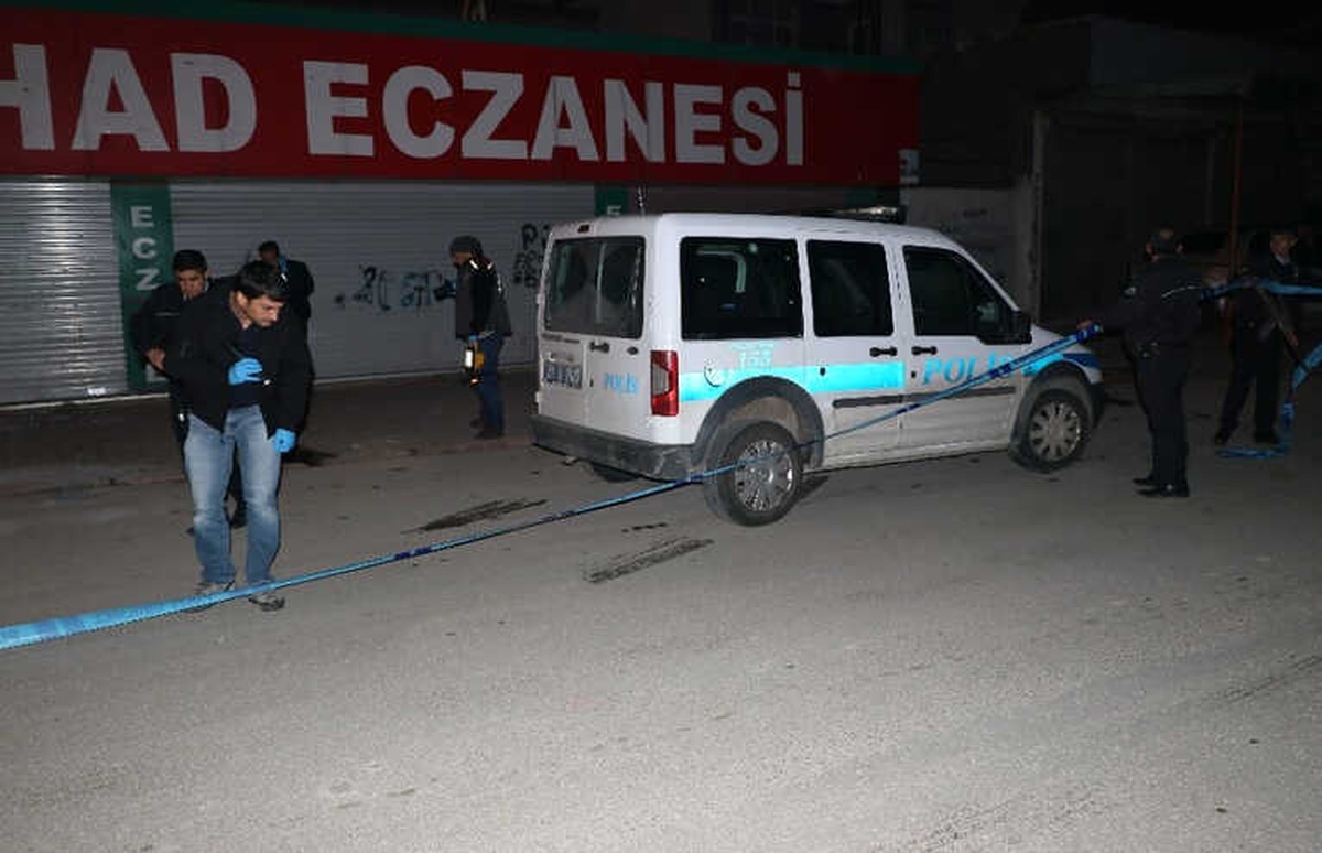 Adana\'da Polis Karakolu Yakınına Eyp Atıldı