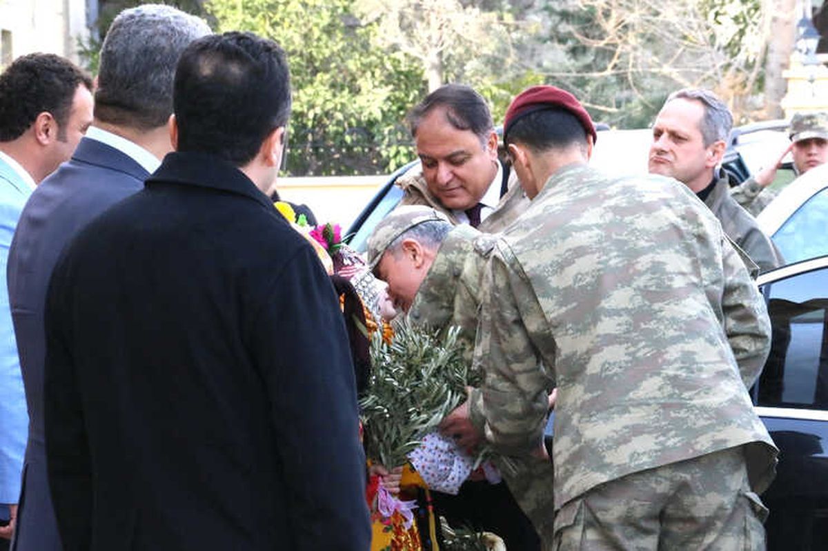 Akar, Kilis\'te Zeytin Dalları ile Karşılandı