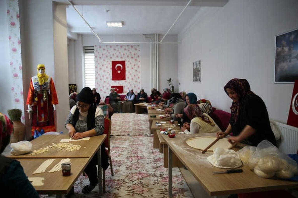 Akkışla\'lı Annelerden Kahraman Askerlere Mantı