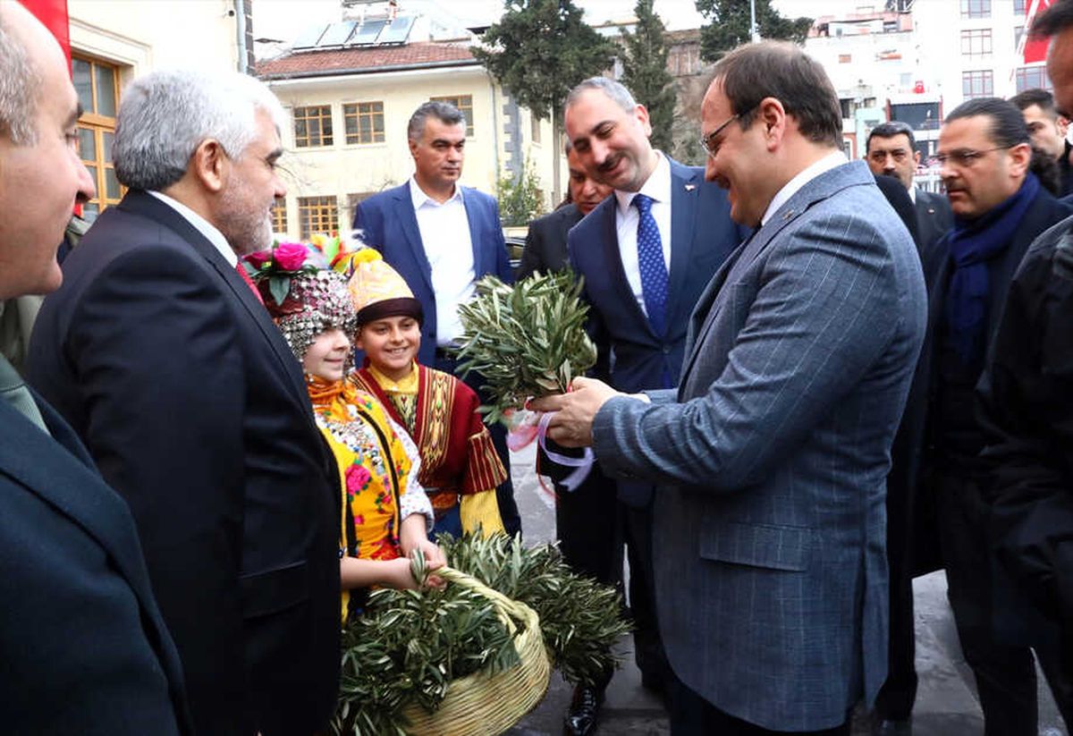 Başbakan Yardımcısı Çavuşoğlu ve Bakan Gül Kilis\'te