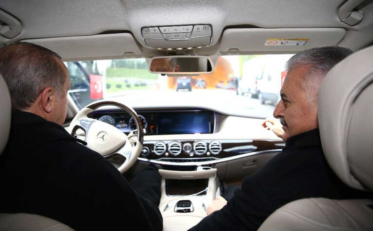 Cumhurbaşkanı Erdoğan, Açılışını Yaptığı Tünelde Otomobil Kullandı