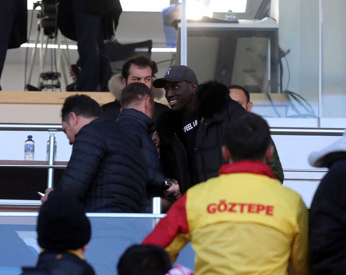 Demba Ba, Bornova Atatürk Stadyumu\'nda
