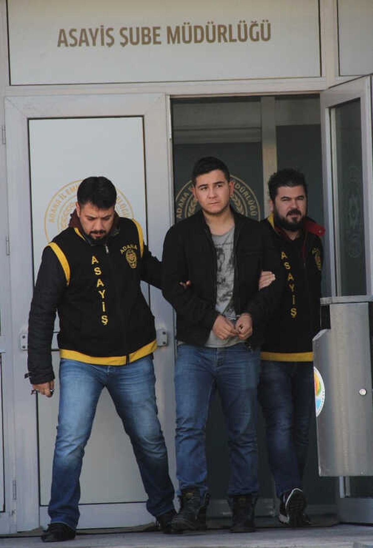 Doktor ve Çiftçiyi 265 Bin Lira Dolandıran Sahte Polis Tutuklandı