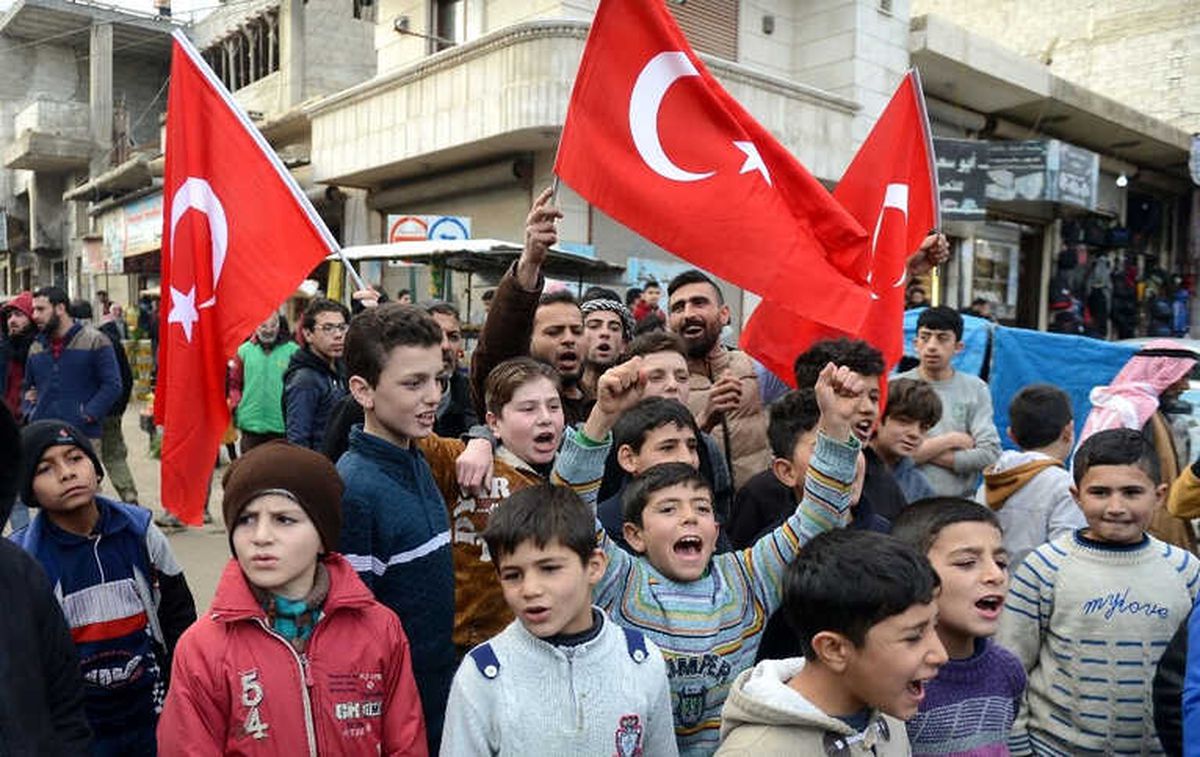 Fırat Kalkanı ile Teröristlerden Temizlenen Azez, Zeytin Dalı\'na Tanıklık Ediyor