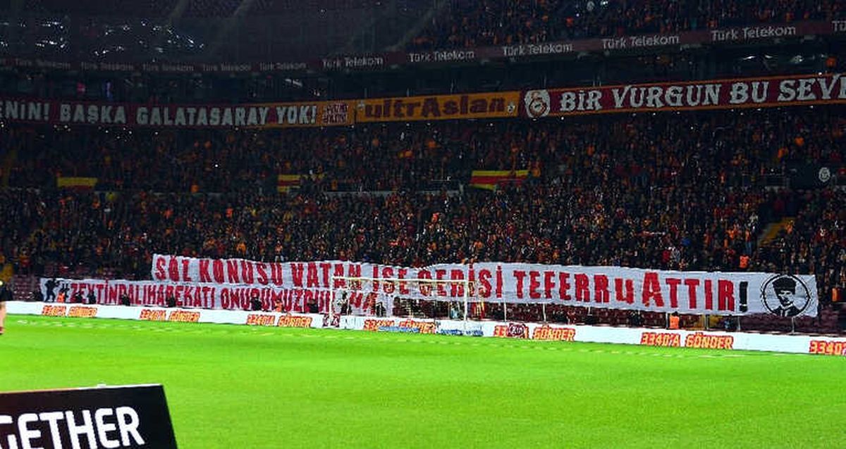 Galatasaray Taraftarından Zeytin Dalı Harekatı\'na Destek