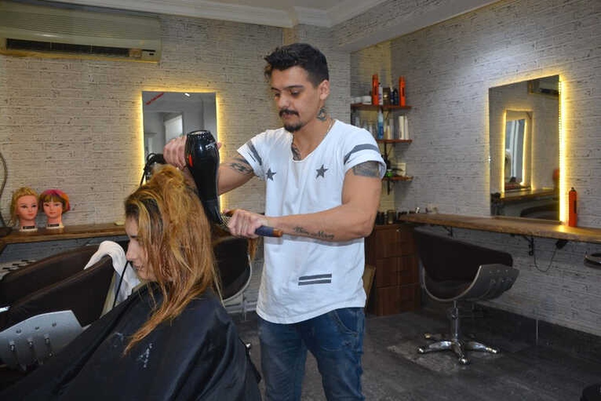 Gündüz Kuaför, Akşam Dövüşçü