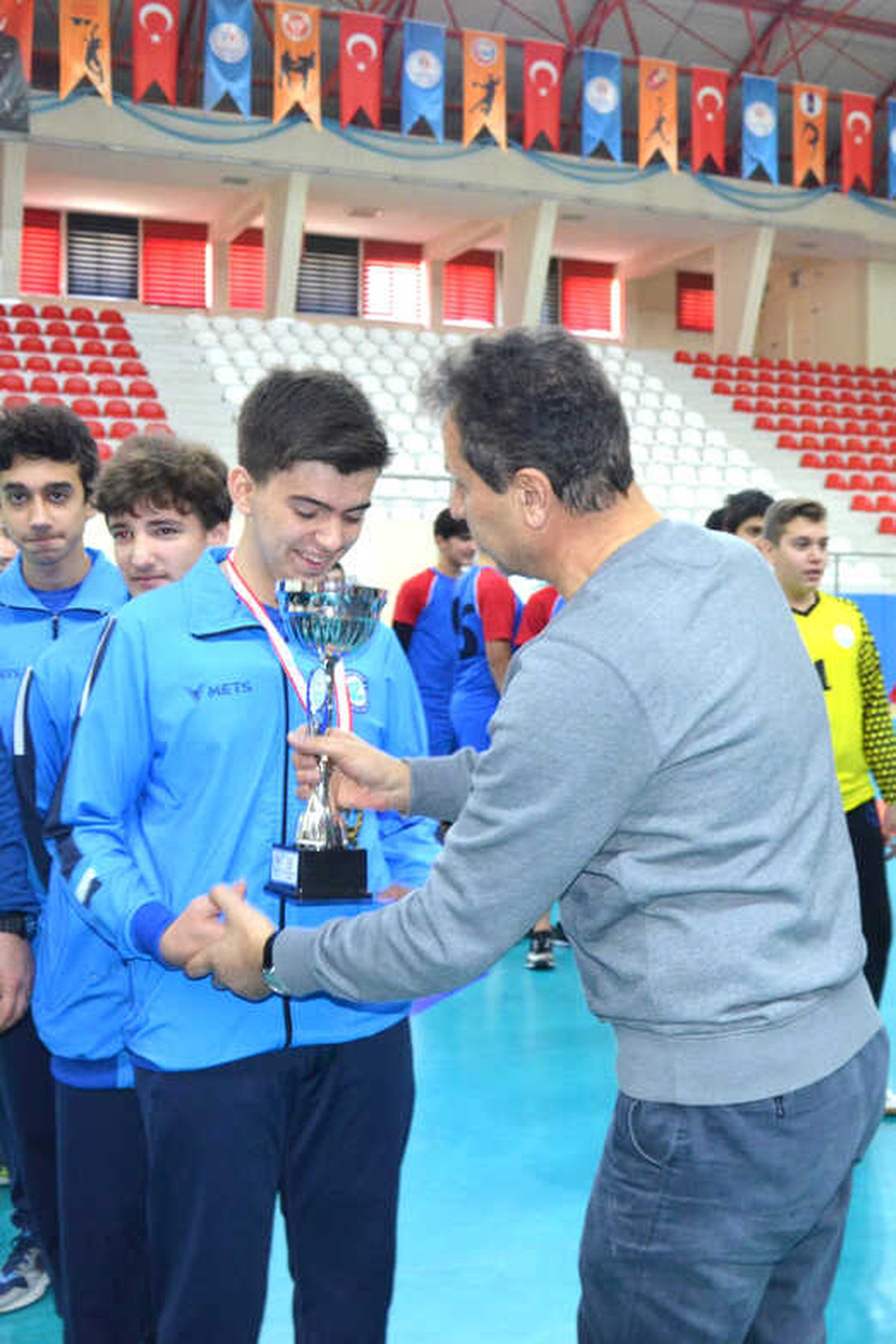 Hentbol Küçüklerde Büyükşehir Şampiyon
