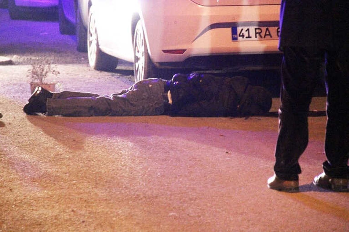 Kocaeli\'de Sokak Ortasında Pompalı Dehşeti: 1 Ölü
