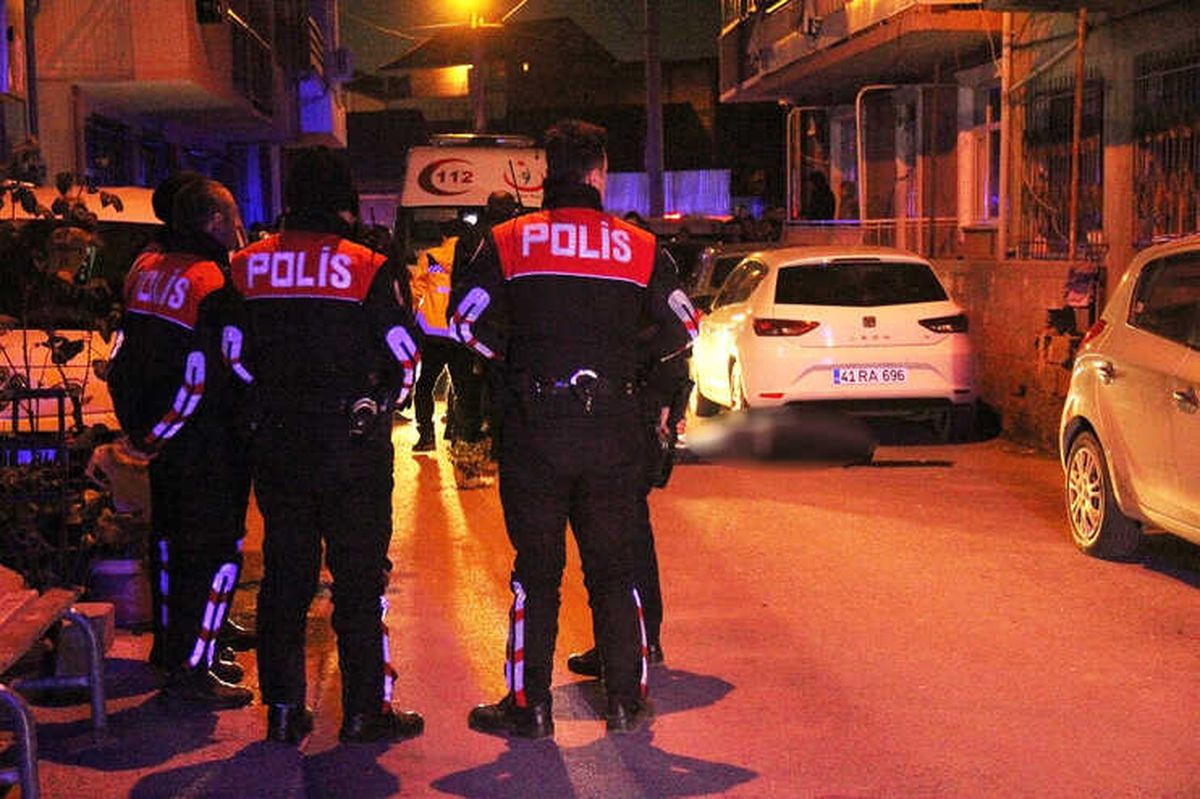 Kocaeli\'de Sokak Ortasında Pompalı Dehşeti: 1 Ölü