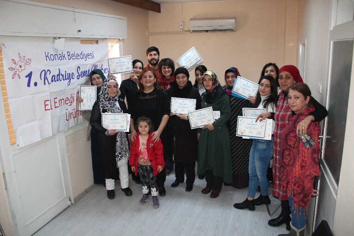 Konak\'ta Kadınlar Güçlenerek Kazanıyor