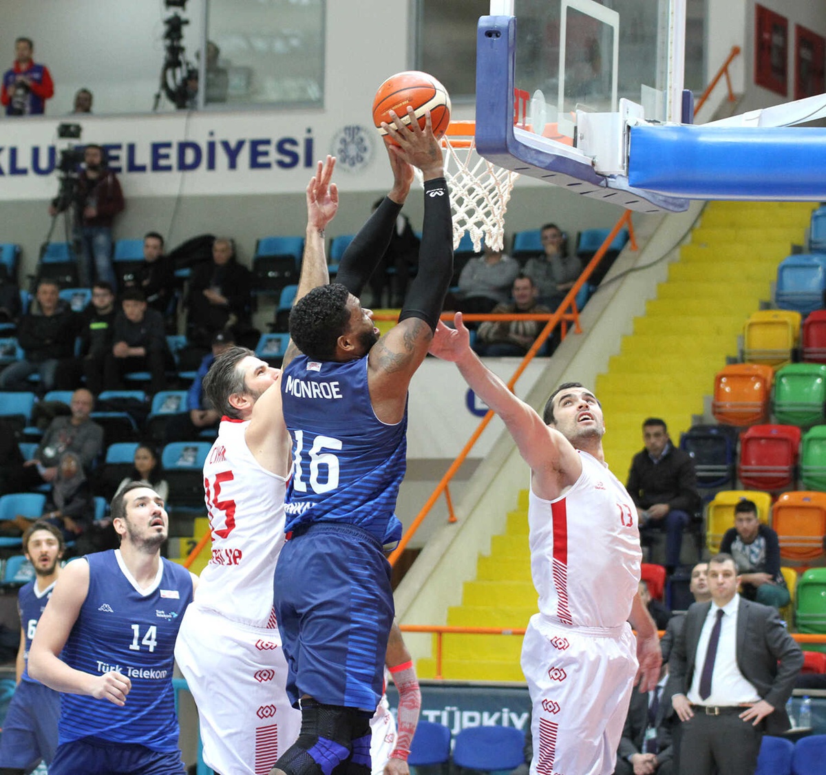 Mavi Kaplanlar Federasyon Kupası\'nda Finale Çıktı