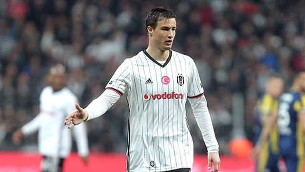 Mitrovic\'in Kiralanmasına İlişkin Beşiktaş\'tan Borsaya Açıklama