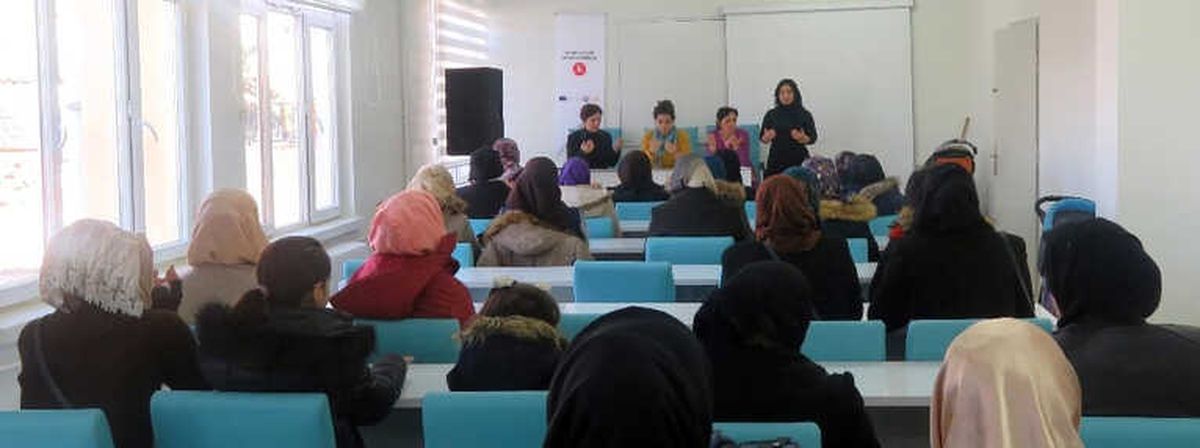 Mülteci Kadınlardan Afrin\'deki Askerlere Dua
