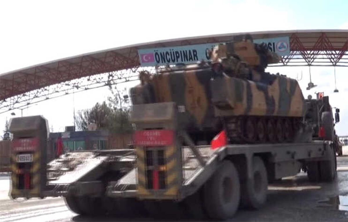 Öncüpınar Sınır Kapısı\'ndan Afrin\'e Zırhlı Birlik Sevkiyatı