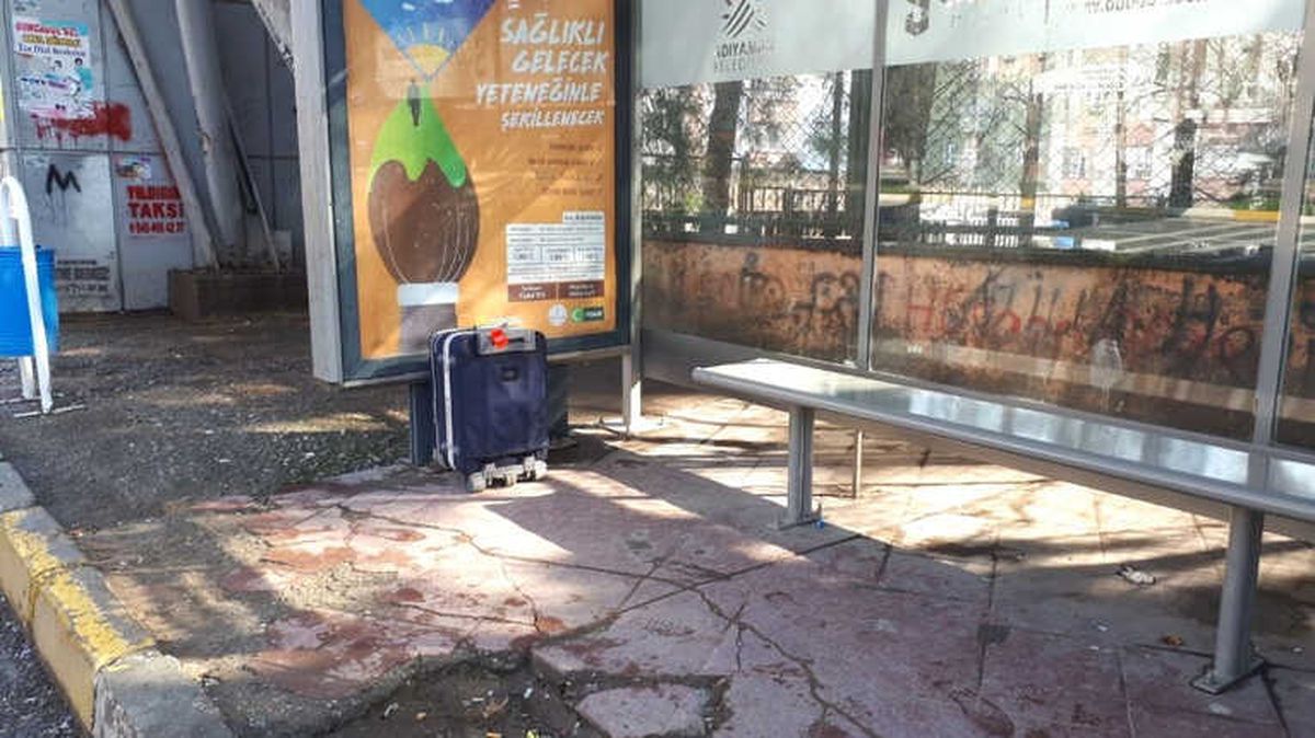 Otobüs Durağında Şüpheli Valiz Paniği