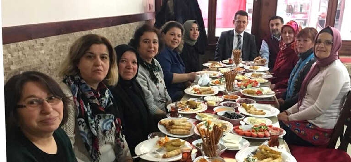 Ürkmezer, Tarihi Çarşı\'daki Kadın Esnaflarla Buluştu