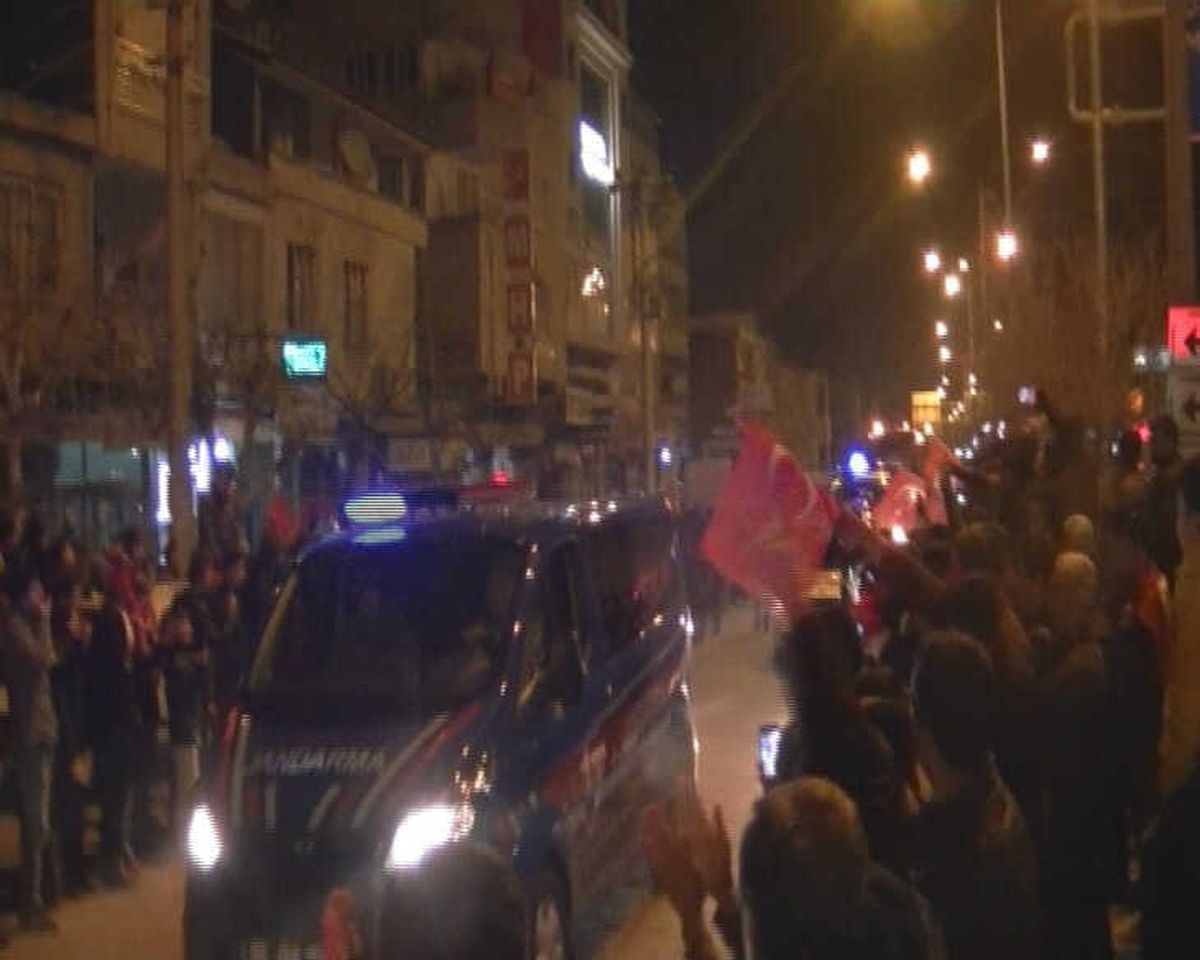 Adıyaman\'da Mehmetçiğe Sevgi Gösterisi