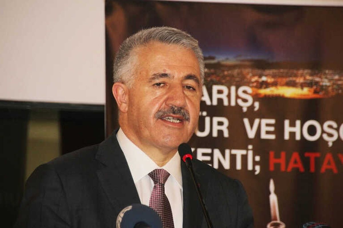 Bakan Arslan: "Kapımıza Gelenlere Kapımızı Açıyorsak Saflığımızdan Değil İnsanlığımızdan"