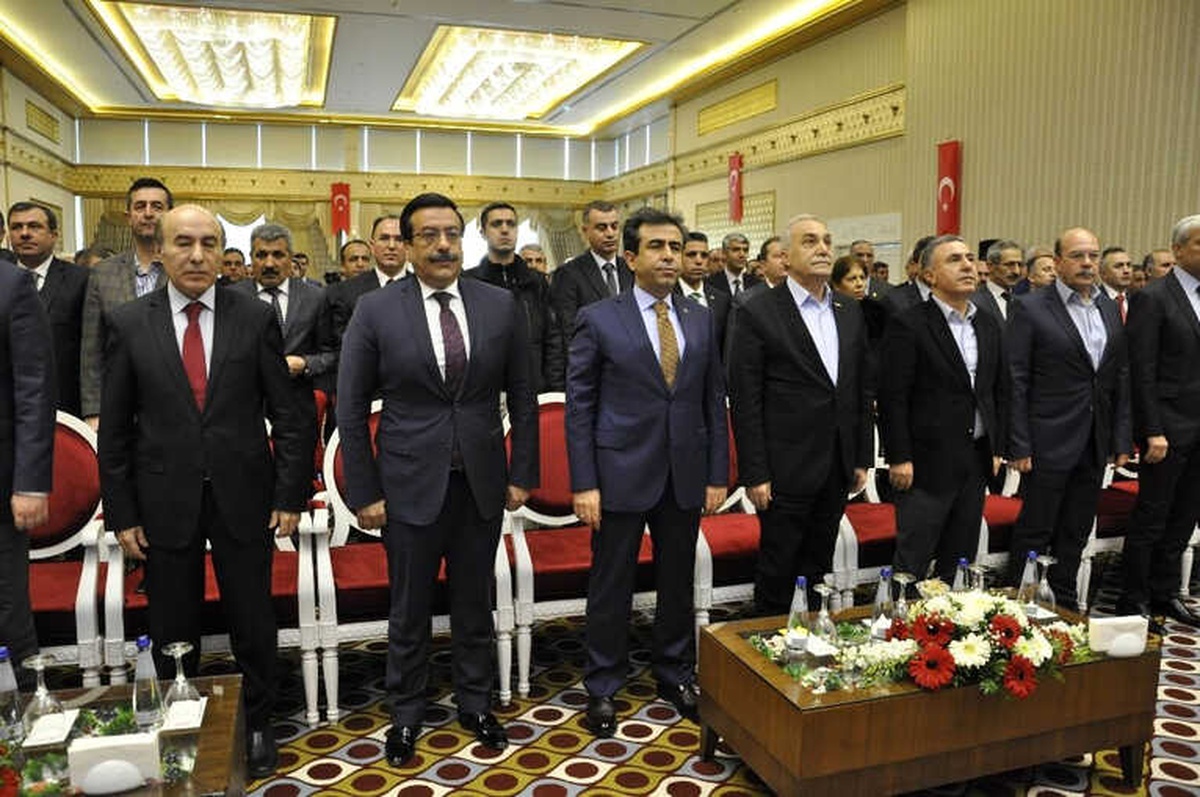 Bakan Fakıbaba, Diyarbakır\'da Stk Temsilcileriyle Bir Araya Geldi