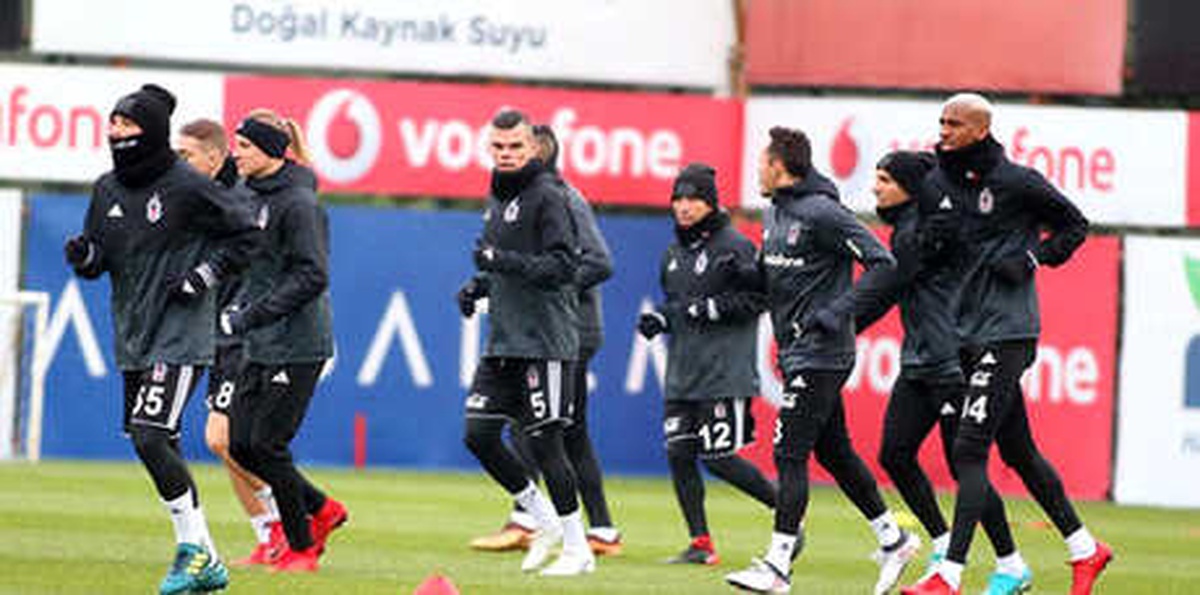 Beşiktaş, Kondisyon ve Taktik Çalıştı