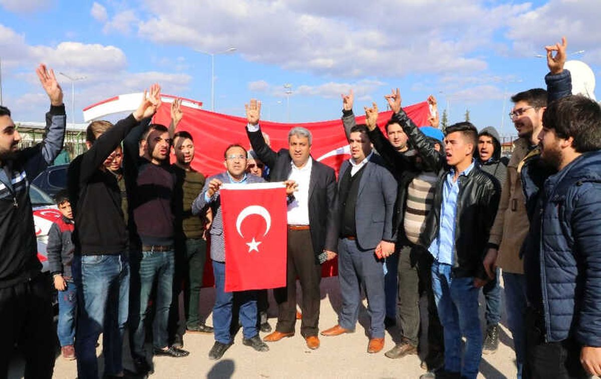 Burseya\'yı Teröristlerden Temizleyen Mehmetçiğe Kilislilerden Sevgi Gösterisi