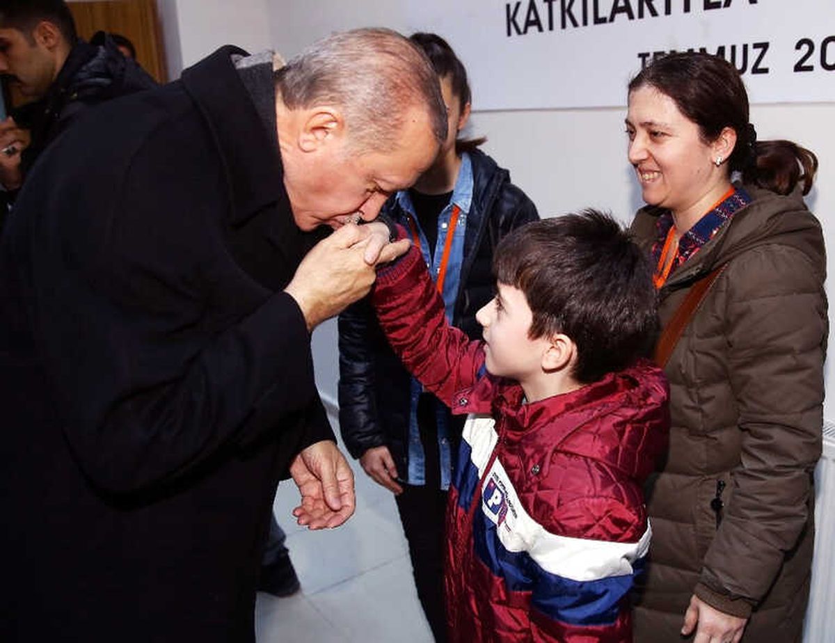 Cumhurbaşkanı Erdoğan, Şehit Polisin Ailesi ile Görüştü