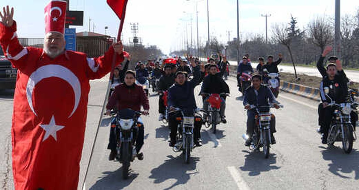 TSK Burseya Dağı\'nı Teröristlerden Temizledi, Kilis\'te Büyük Coşkuyla Kutlama Yapıldı