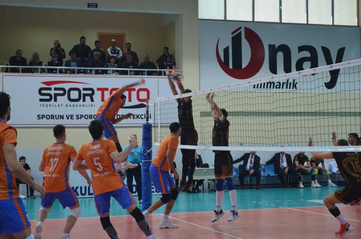 Efeler Ligi: Jeopark Kula Belediyespor: 3 - 2 İstanbul Büyükşehir Belediyesi