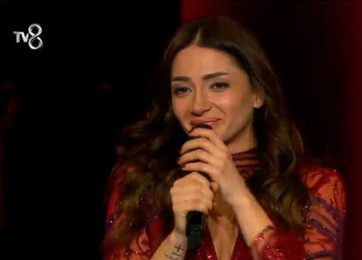 Elenince Gözyaşlarını Tutamayan Dilan\'a Murat Boz\'dan Müjde!