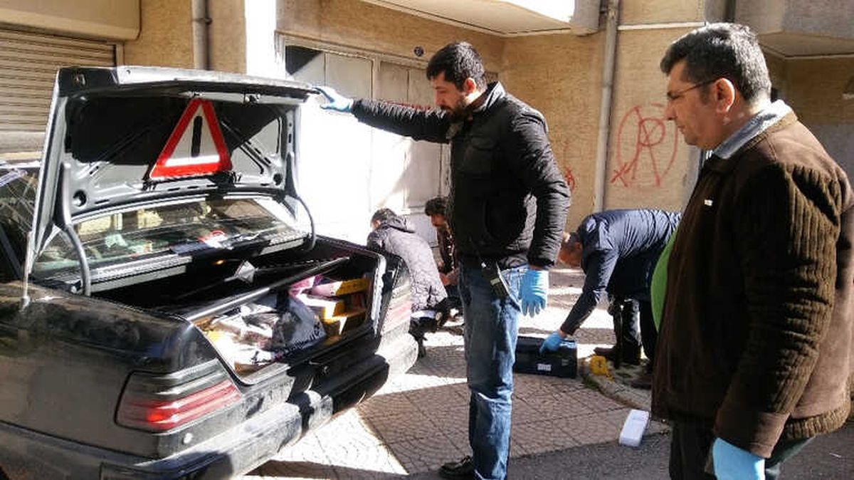 Güvenlik Görevlisini Darp Edip 12 İş Yerini Soydular