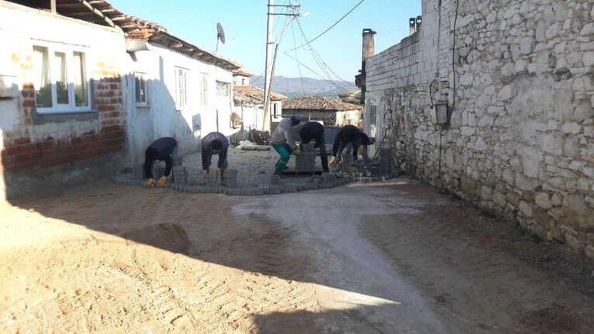 Hamitli Mahallesinde Kilit Parke Çalışmaları Başladı