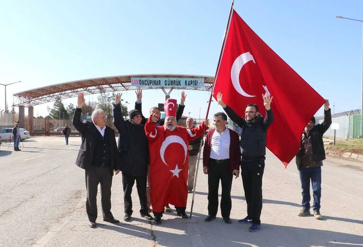 Işıklı Tosun Paşa" Sınır Kapısında Askere Kavurma İkram Etti